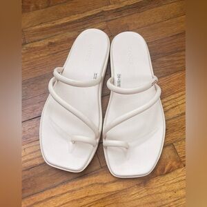 Women’s CROCS Miami toe loop sandals SOLD